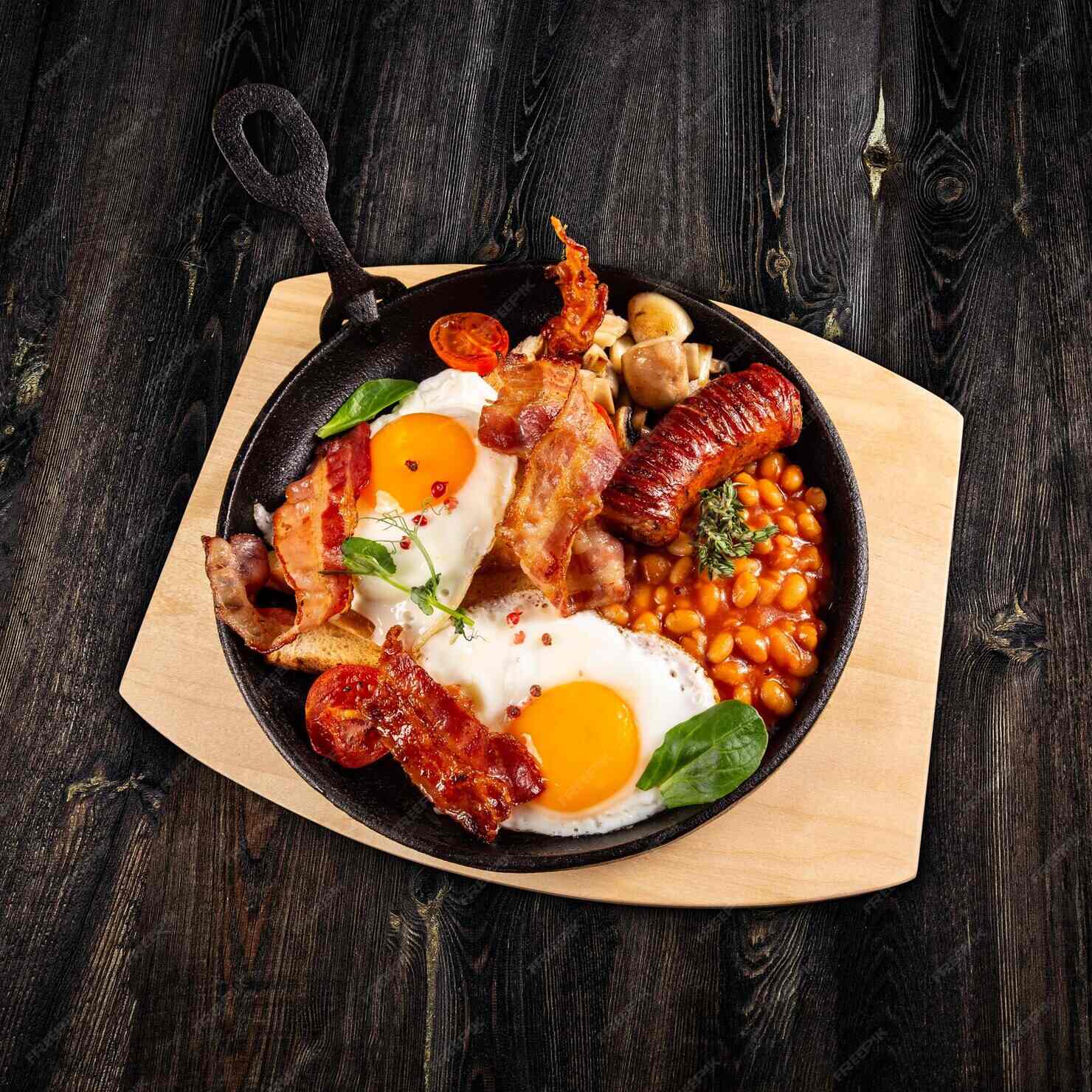 full-english-breakfast_772702-2252